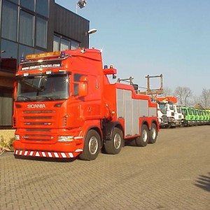 Грузовой эвакуатор автотранспорта