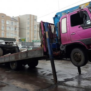 Услуги эвакуатора с лебедкой