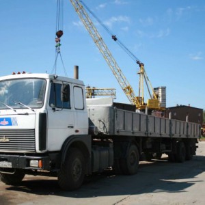 Грузоперевозки длиномером МАЗ 6403 в Крыму 20 тонн в Симферополе