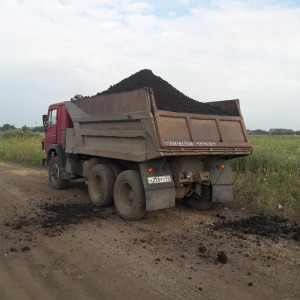Доставка чернозема перегноя сыпучего песка щебня. Грузоперевозки