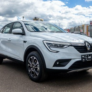 Водитель с личным автомобилем Рено аркана 2020 г