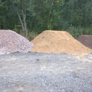 Песок, грунт, бой кирпича, щебень
