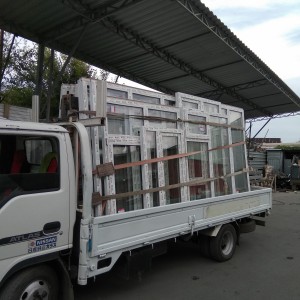 Автомобиль с пирамидой