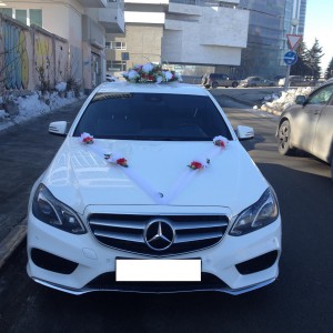 Прокат автомобиля Мерседес Е класса на свадьбу