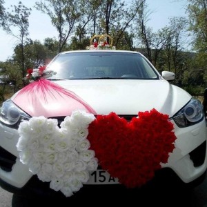 Мазда CX5 на свадьбу с украшением