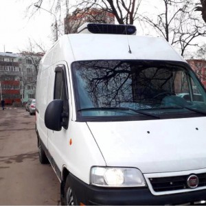 Водитель с личным грузовым авто рефрижератор