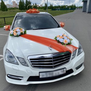Авто на свадьбу, белоснежный Mercedes - Benz