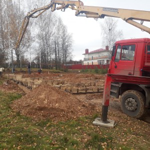 Услуги Автобетононасоса 24метра