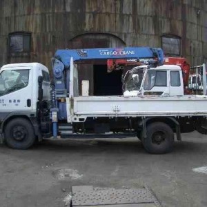 Эвакуатор с краном. Перевозки
