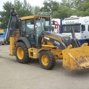 Услуги экскаватора погрузчика. Грузоперевозки