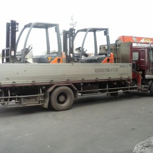 Услуги манипулятора - автовышки Ниссан и Зил 131. Грузоперевозки