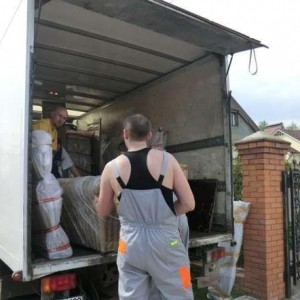 Грузчики, переезды, мебельные фургоны