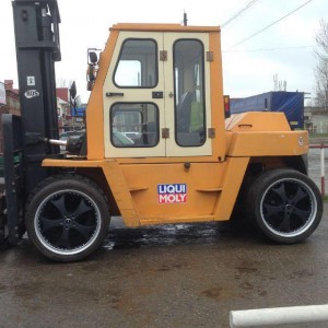 Грузоперевозки. Услуги вилочного погрузчика 5 тонн