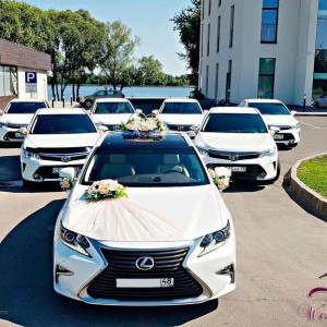 Lexus ES F - sport на свадьбу