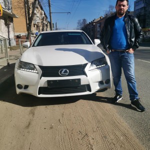 Автомобиль с водителем