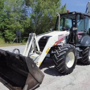 Экскаватор погрузчик. Грузоперевозки